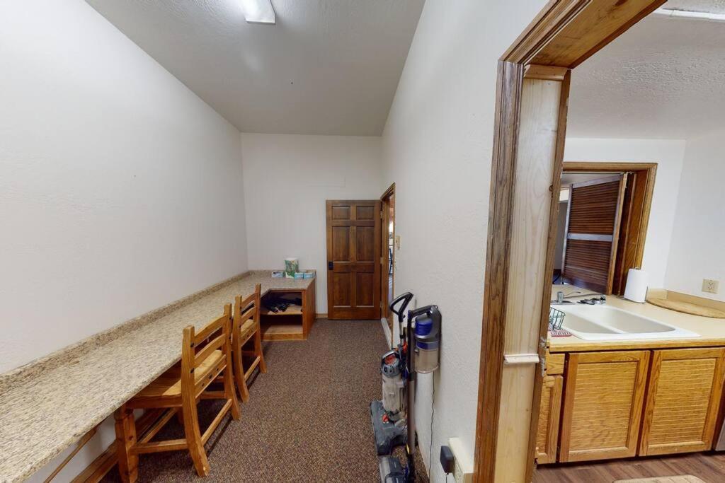 Apartment Majestic Pool-spa Ski-in Out Gym, Sauna, Laundry, Bbq