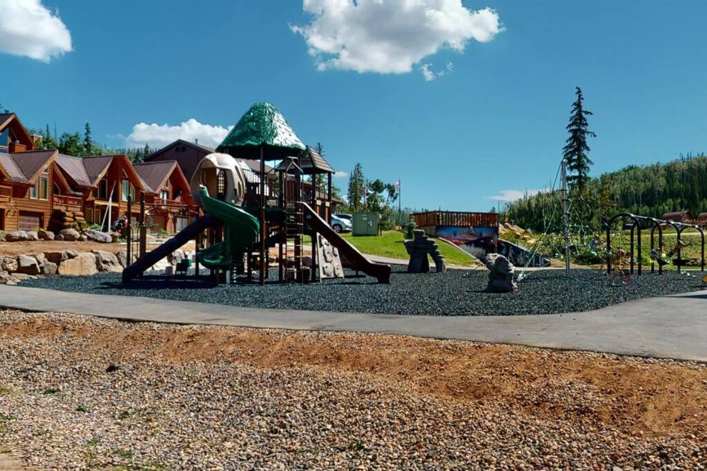 Apartment Majestic Pool-spa Ski-in Out Gym, Sauna, Laundry, Bbq *