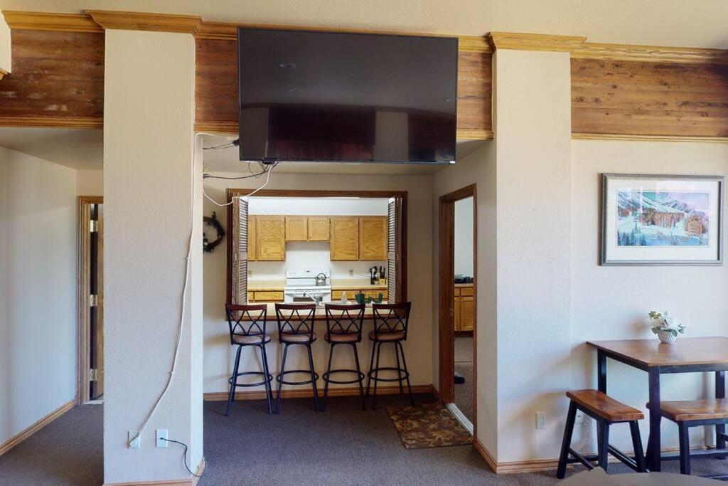 Majestic Pool-spa Ski-in Out Gym, Sauna, Laundry, Bbq Apartment